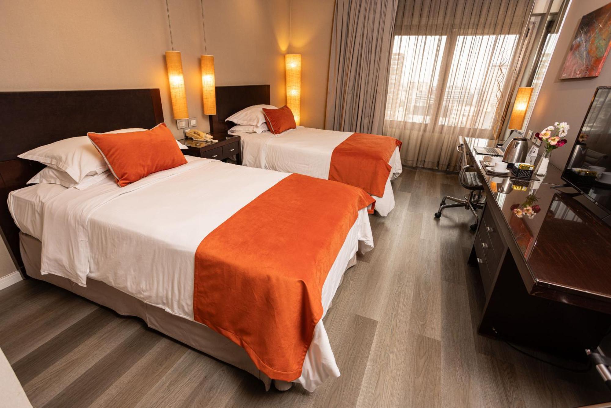 Libertador Hotel Buenos Aires Ngoại thất bức ảnh A room at the hotel