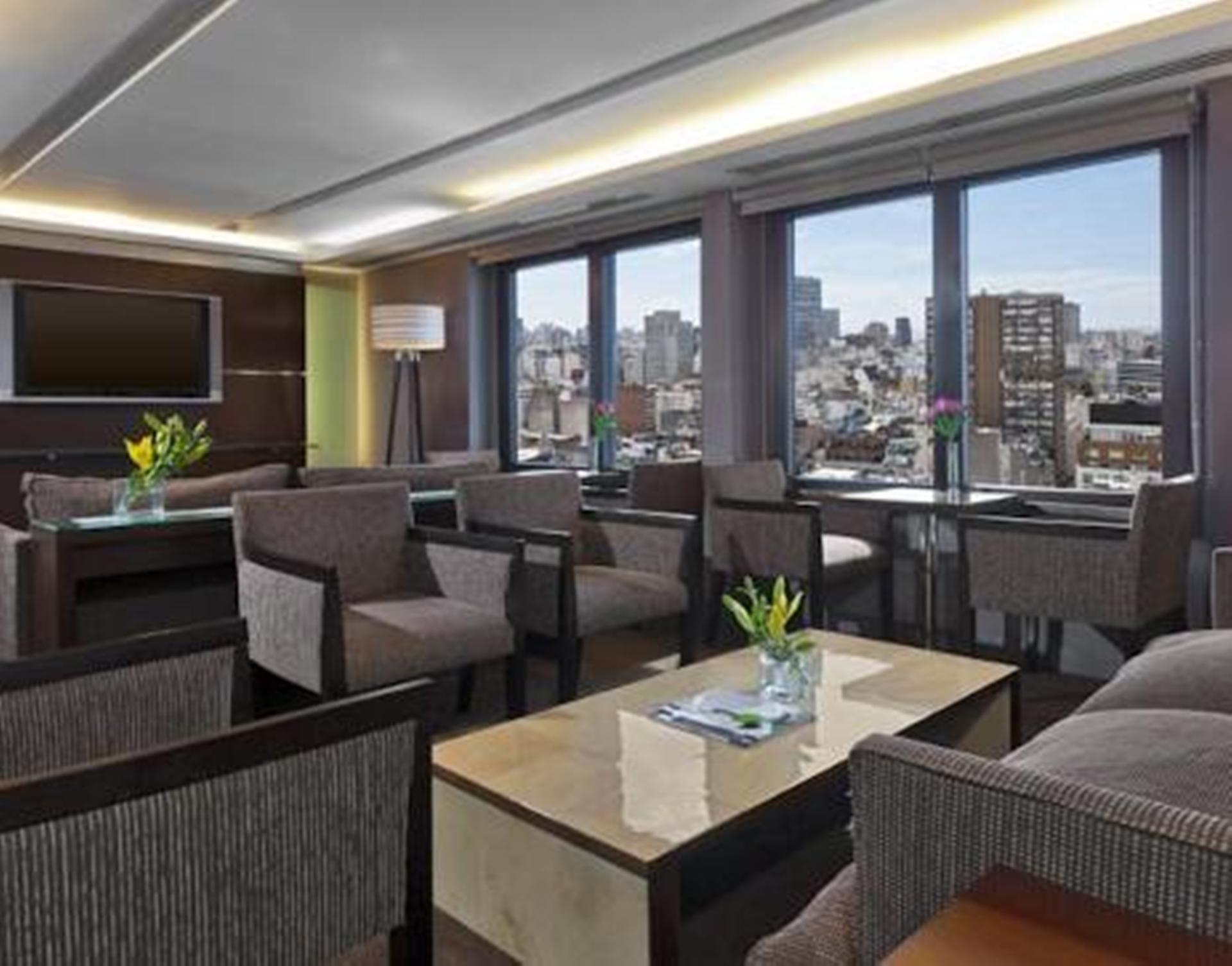 Libertador Hotel Buenos Aires Ngoại thất bức ảnh Club Lounge at the Hilton Athens